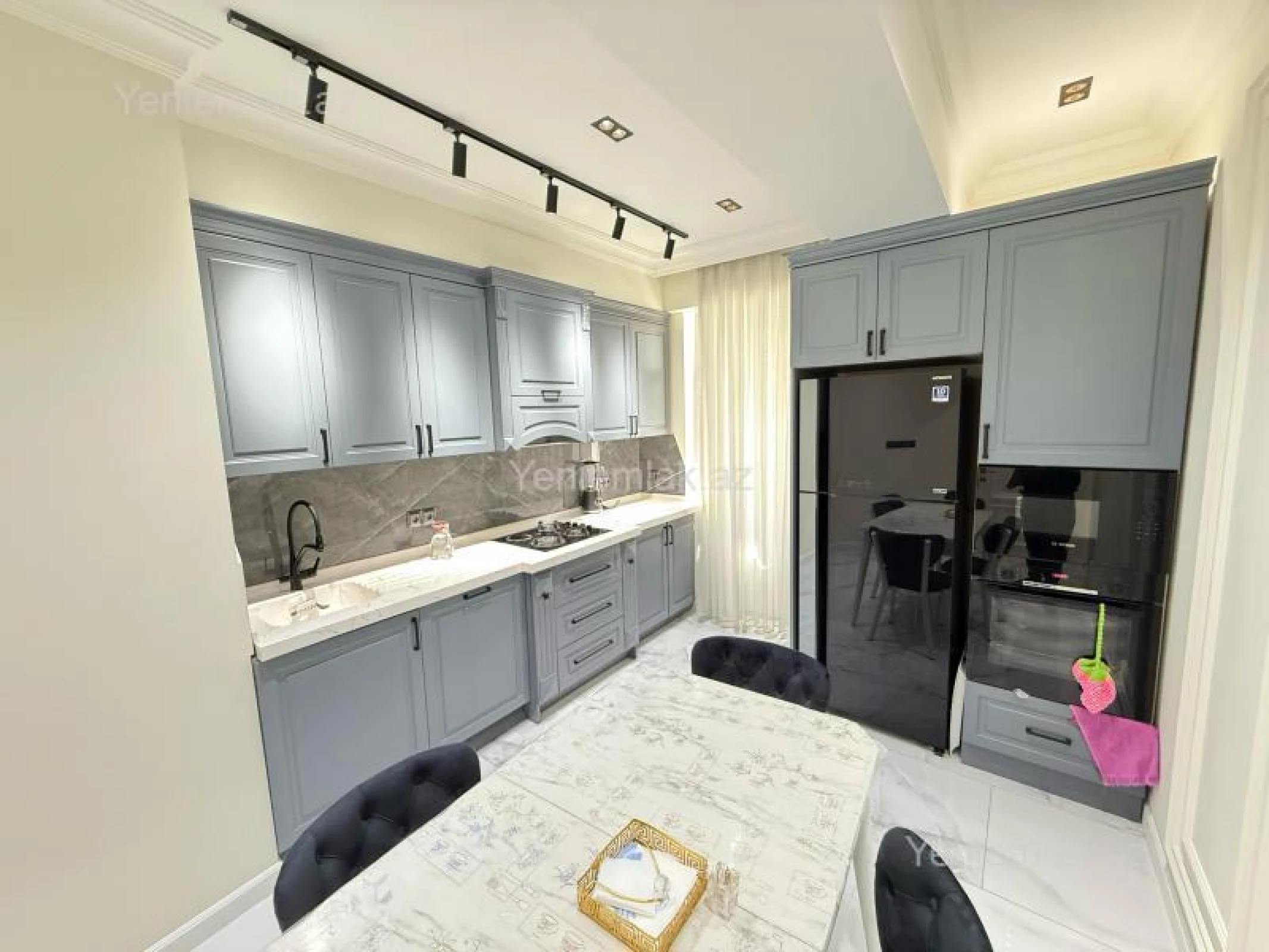 Satılır 3 otaqlı yeni tikili 136 m²