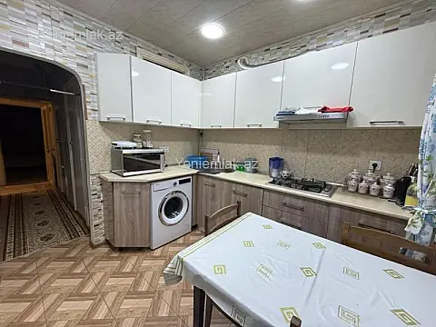 Satılır 4 otaqlı köhnə tikili 100 m²