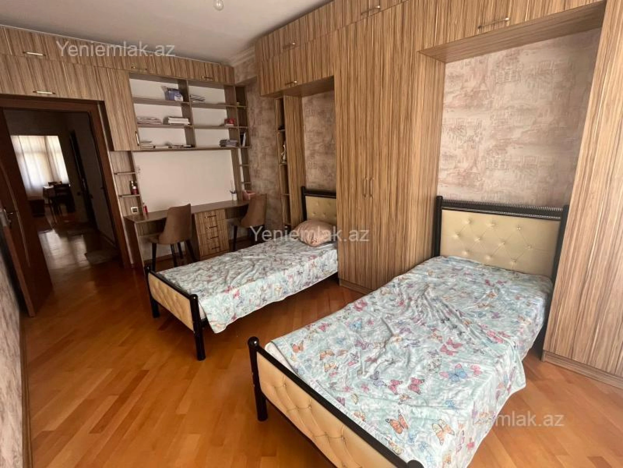 Satılır 3 otaqlı yeni tikili 130 m²