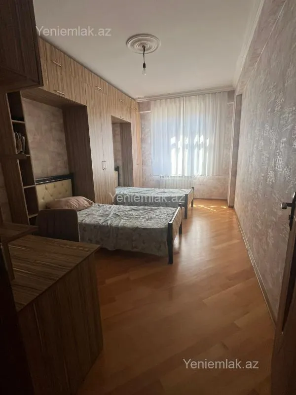 Satılır 3 otaqlı yeni tikili 130 m²