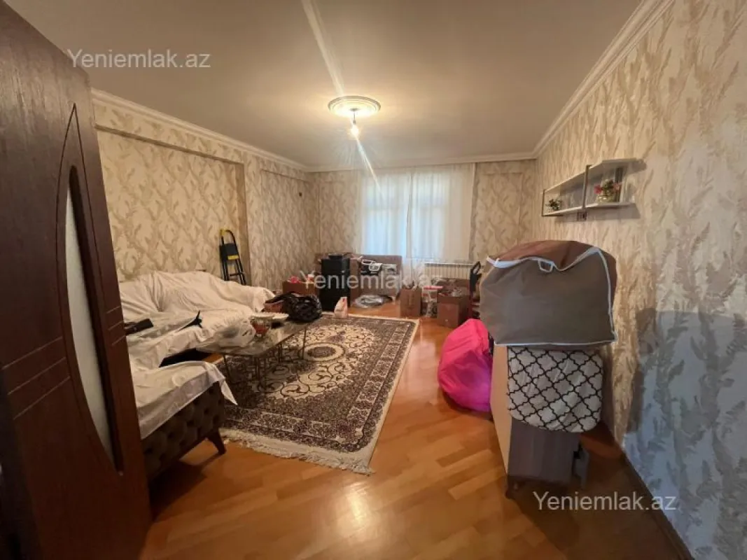Satılır 3 otaqlı yeni tikili 130 m²