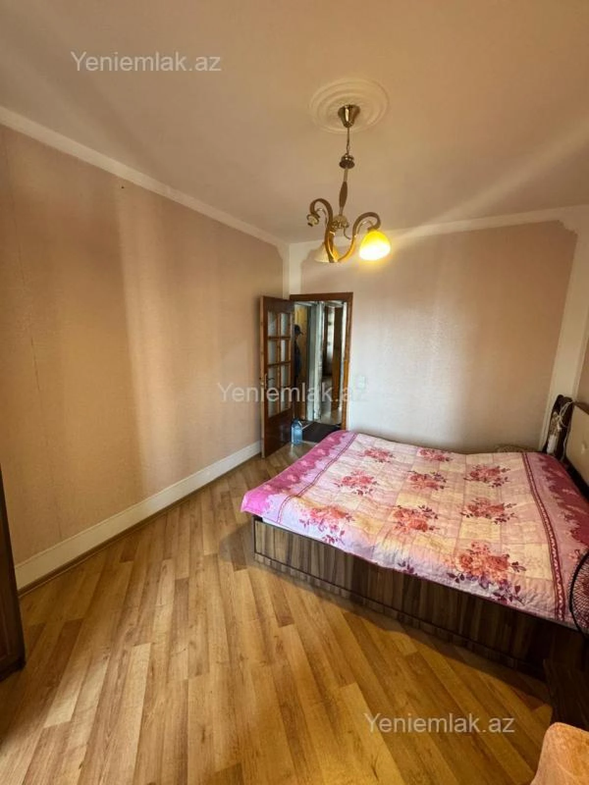 Satılır 2 otaqlı köhnə tikili 65 m²