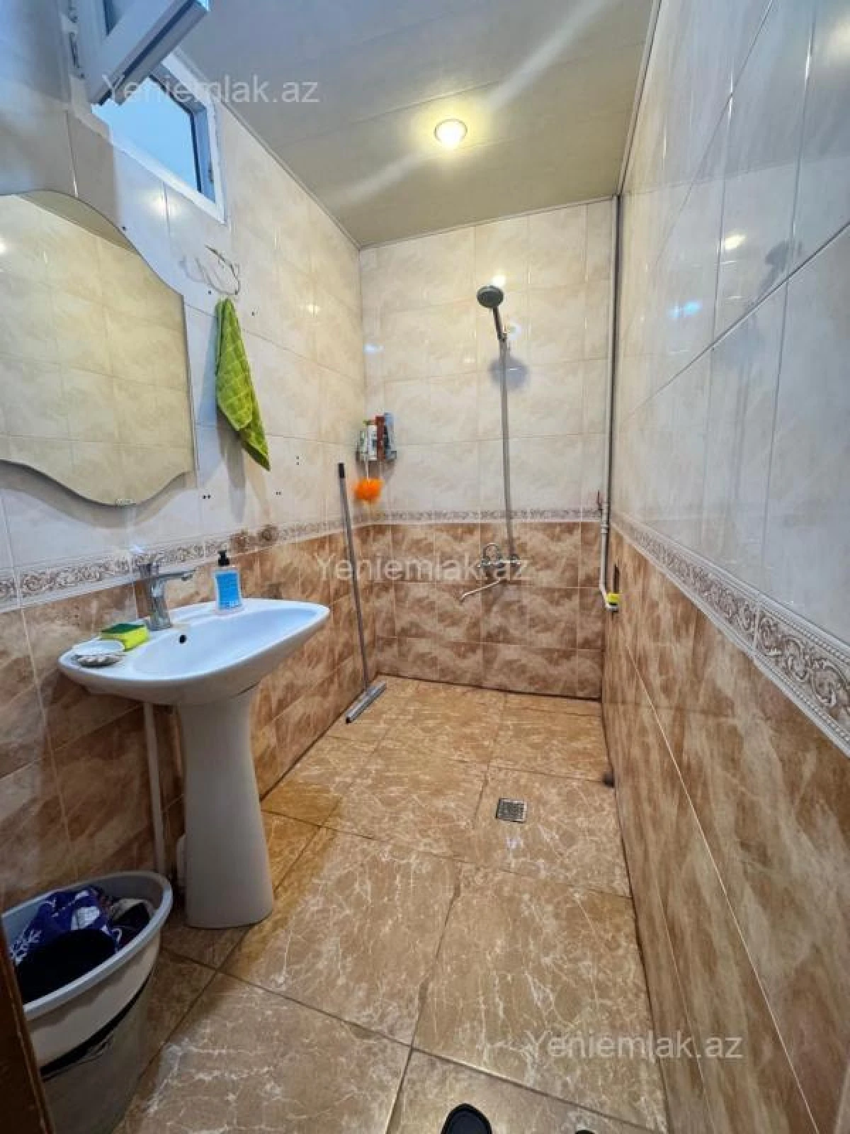 Satılır 2 otaqlı köhnə tikili 65 m²