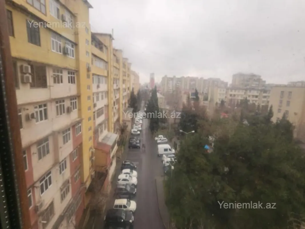 Satılır 3 otaqlı köhnə tikili 85 m²