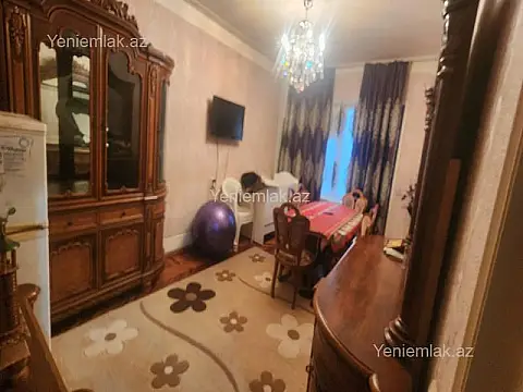 Satılır 3 otaqlı köhnə tikili 85 m²