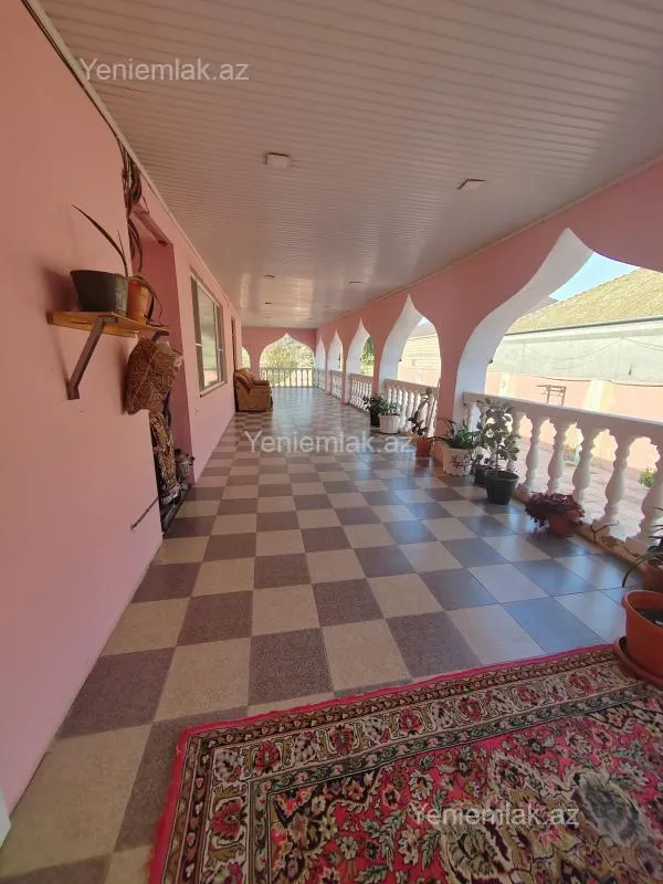 Satılır 5 otaqlı həyət evi 140 m²