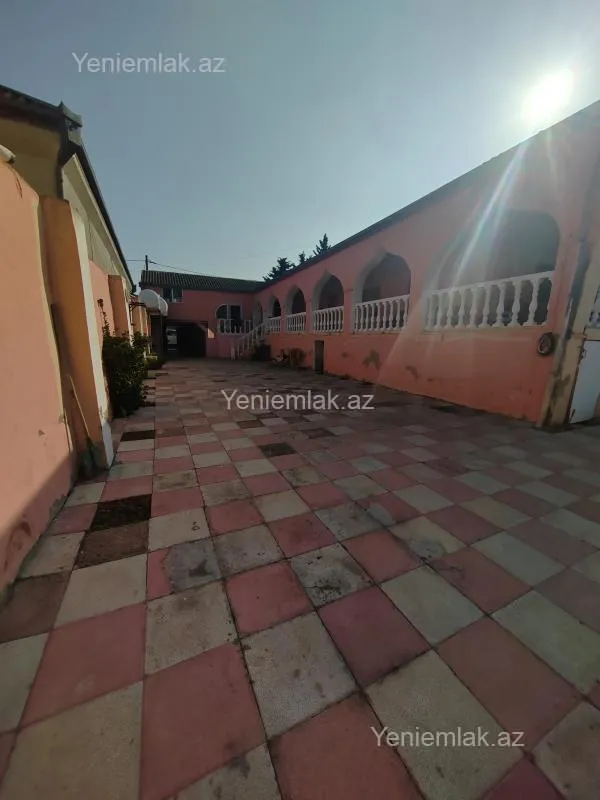 Satılır 5 otaqlı həyət evi 140 m²