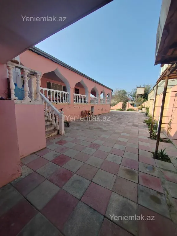 Satılır 5 otaqlı həyət evi 140 m²