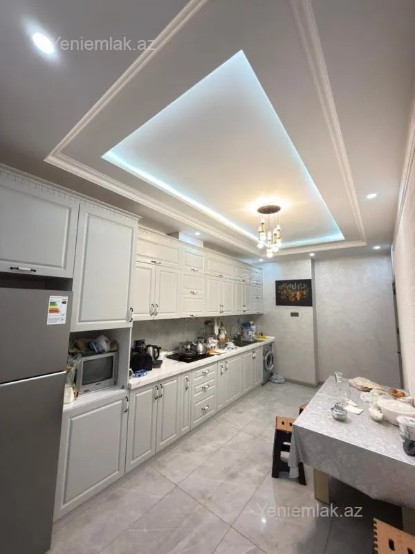 Satılır 3 otaqlı yeni tikili 132 m²