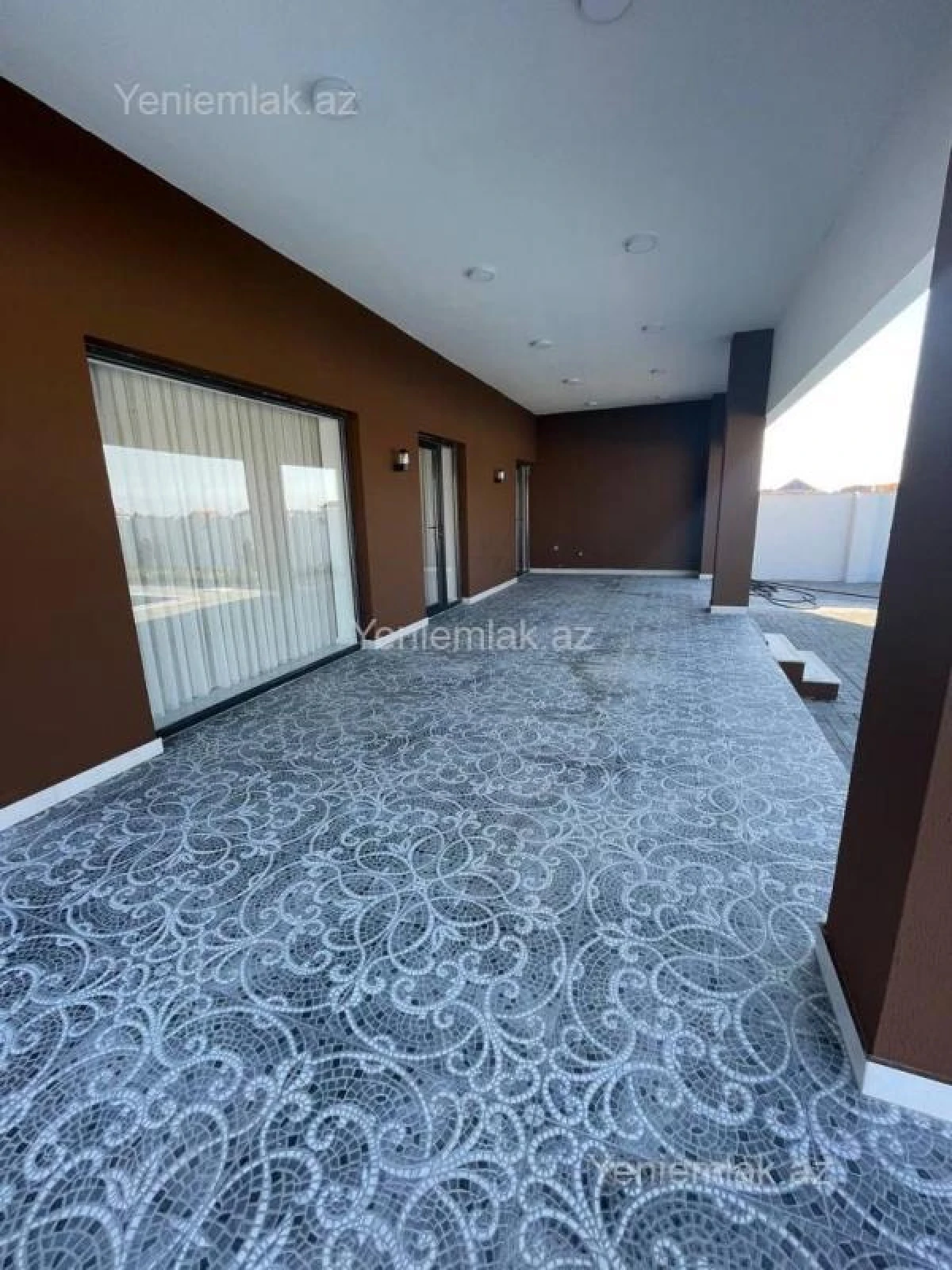 Satılır 5 otaqlı həyət evi 400 m²