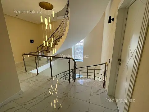 Satılır 5 otaqlı həyət evi 400 m²