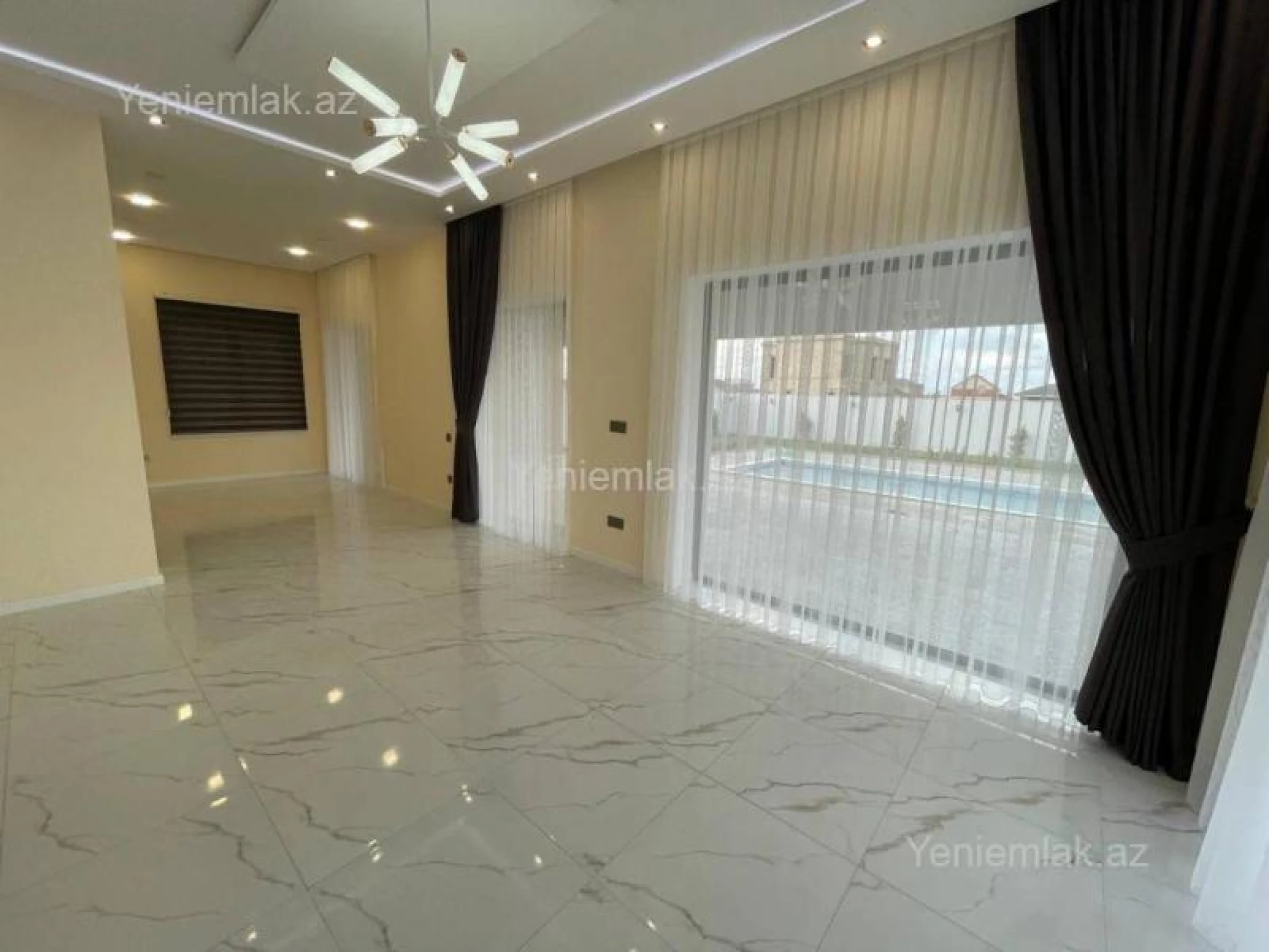 Satılır 5 otaqlı həyət evi 400 m²