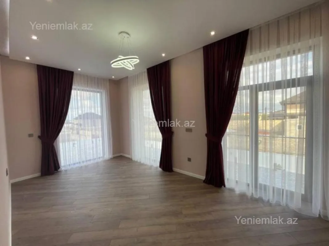 Satılır 5 otaqlı həyət evi 400 m²