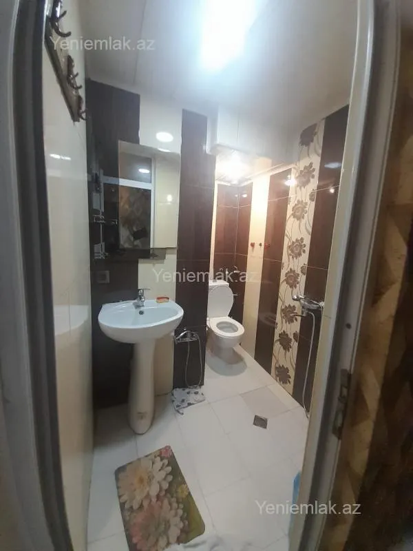 Satılır 2 otaqlı köhnə tikili 69 m²