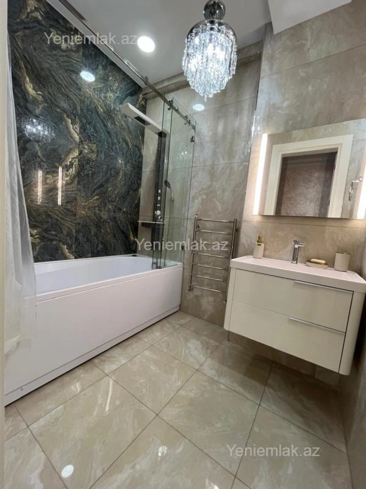 Satılır 3 otaqlı yeni tikili 150 m²