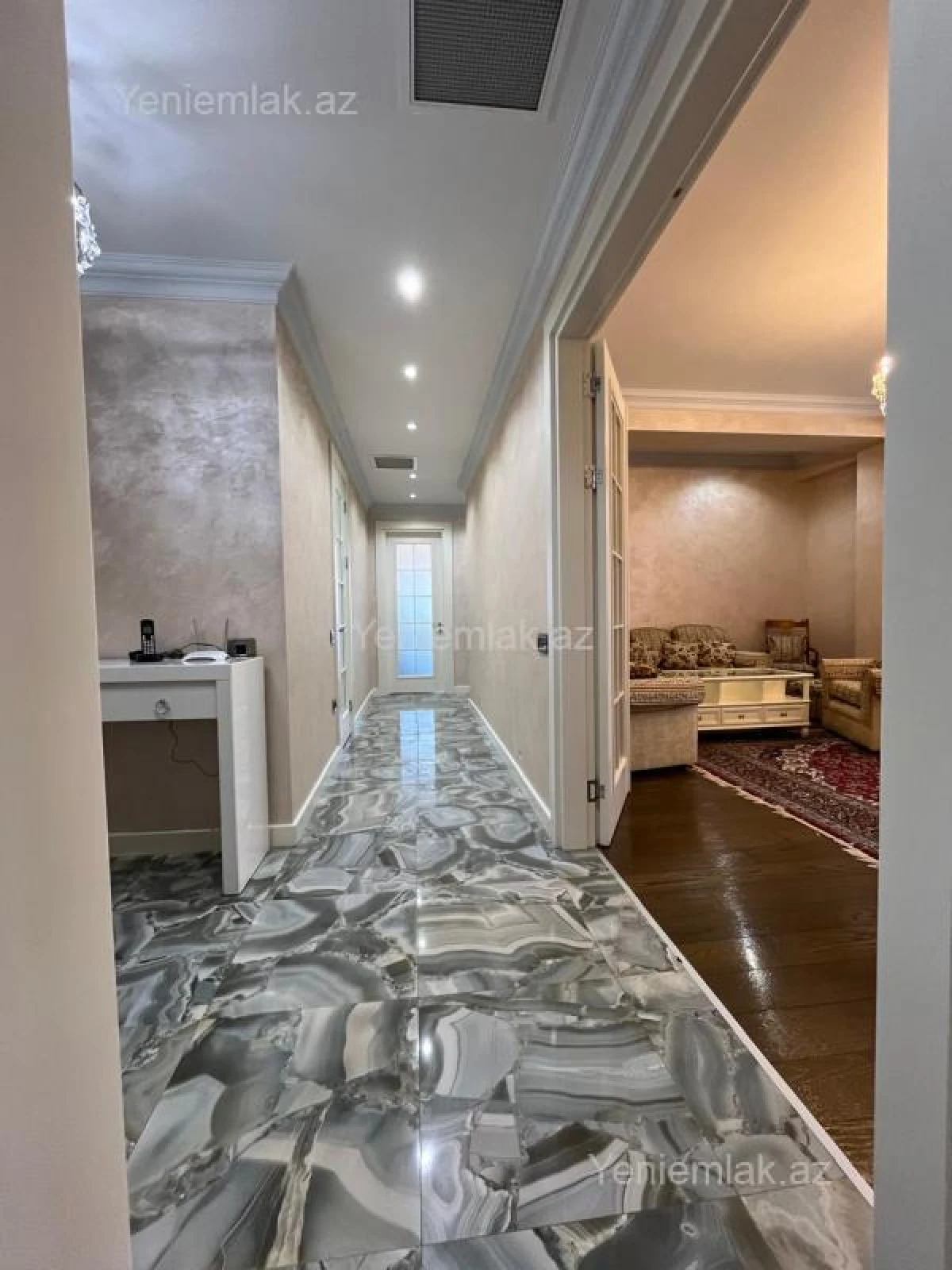 Satılır 3 otaqlı yeni tikili 150 m²