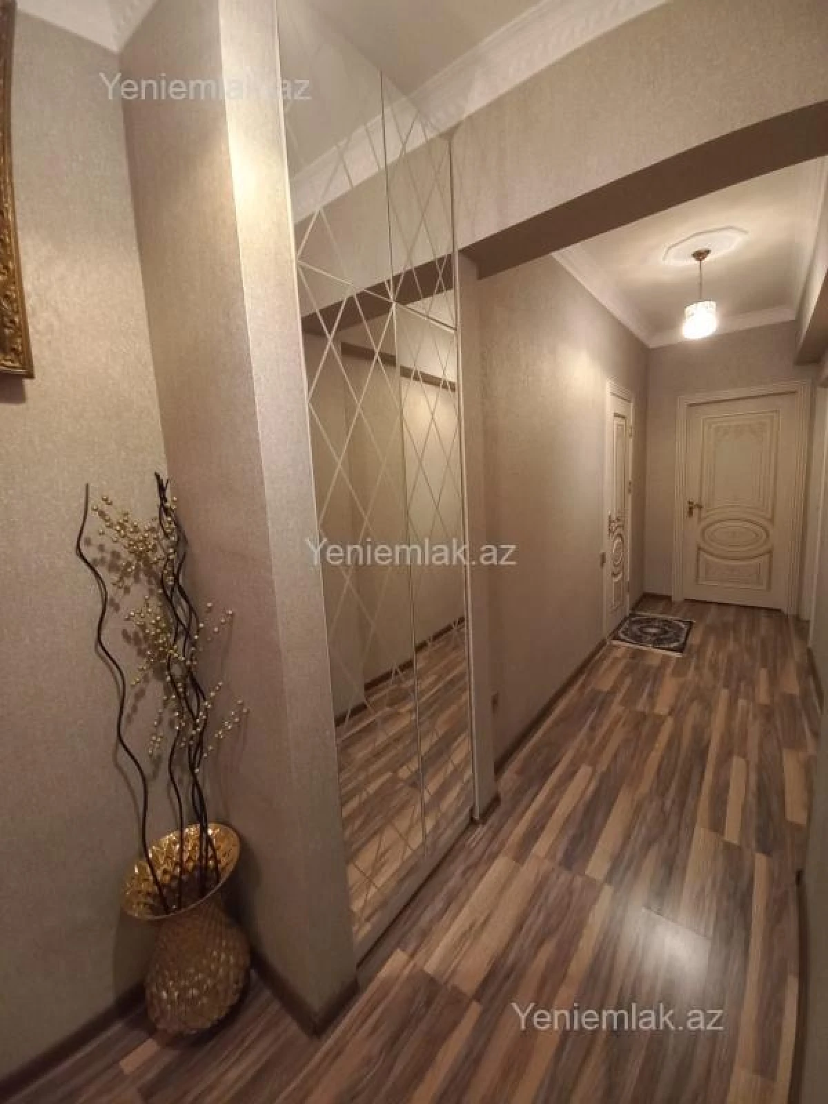 Satılır 3 otaqlı yeni tikili 110 m²