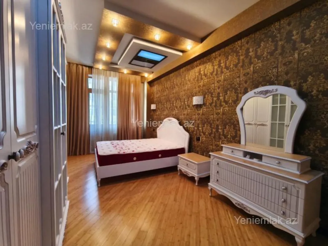 Satılır 3 otaqlı yeni tikili 120 m²