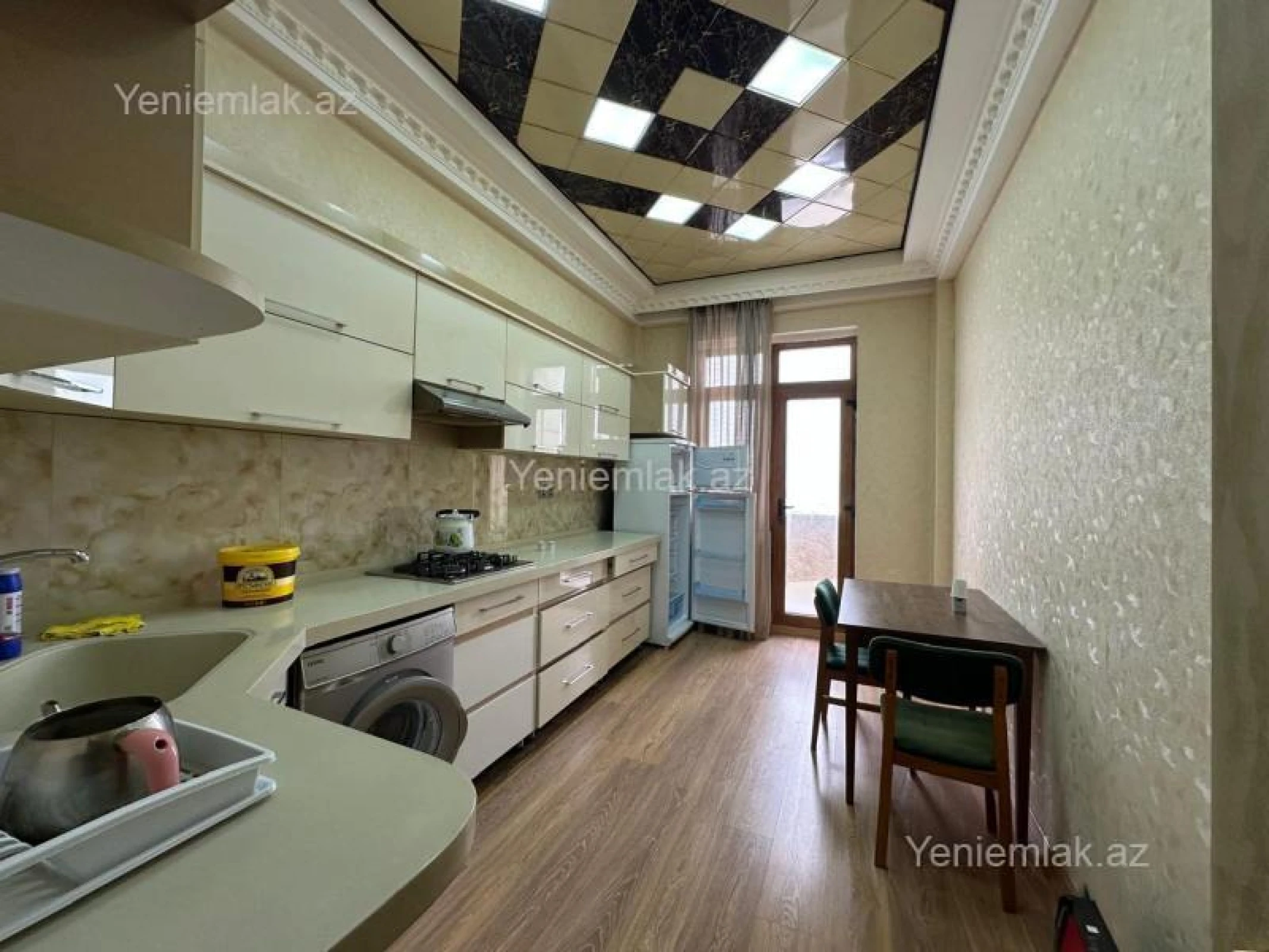 Satılır 3 otaqlı yeni tikili 100 m²