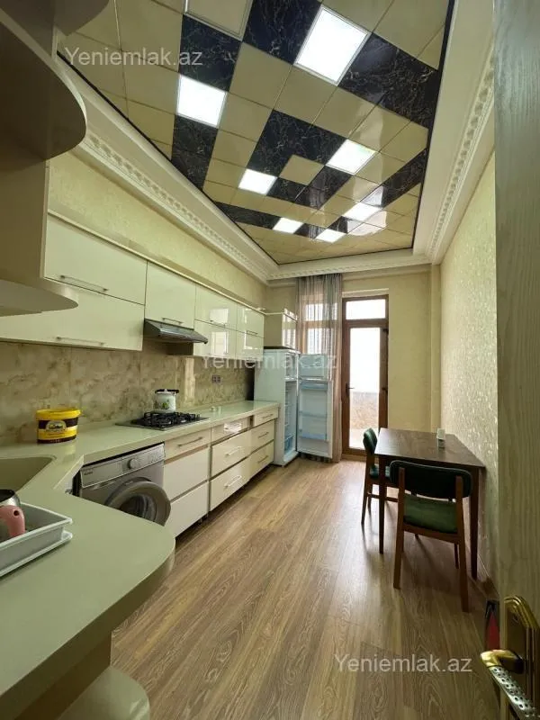 Satılır 3 otaqlı yeni tikili 100 m²