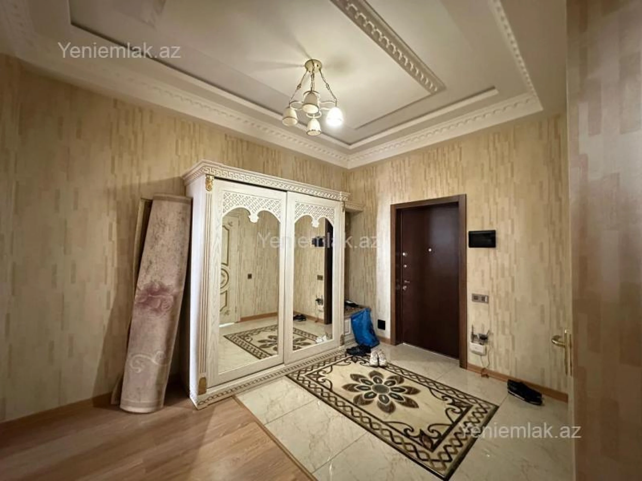 Satılır 3 otaqlı yeni tikili 100 m²