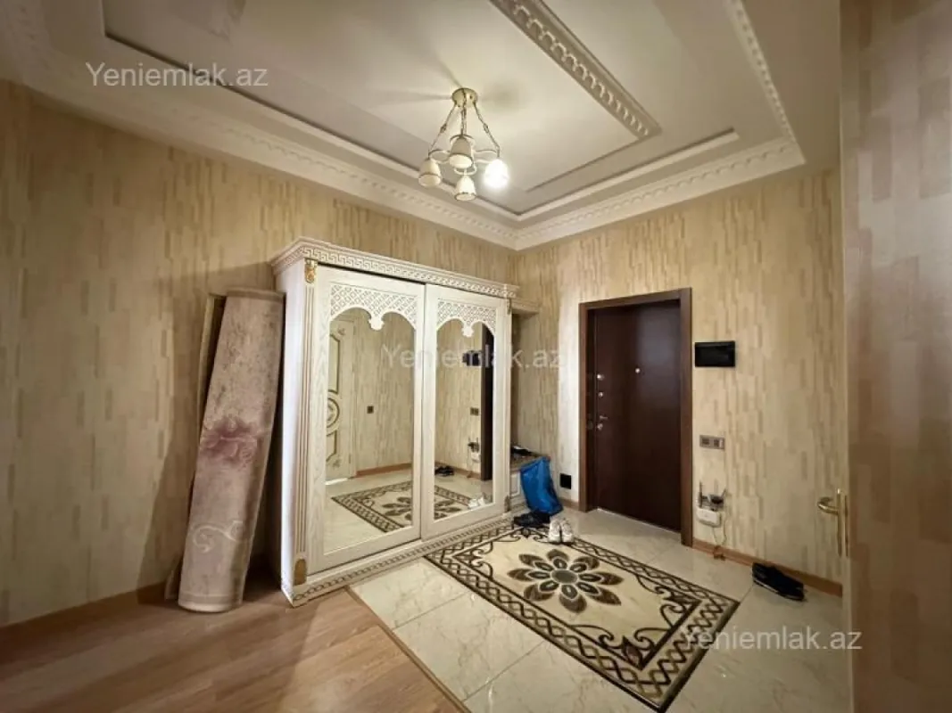 Satılır 3 otaqlı yeni tikili 100 m²