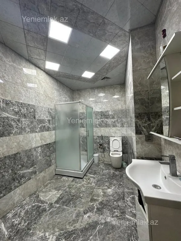 Satılır 3 otaqlı yeni tikili 100 m²