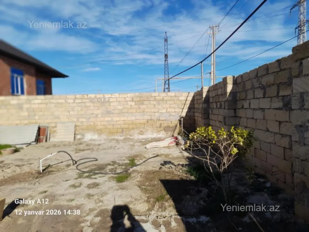 Satılır 4 otaqlı həyət evi 100 m²