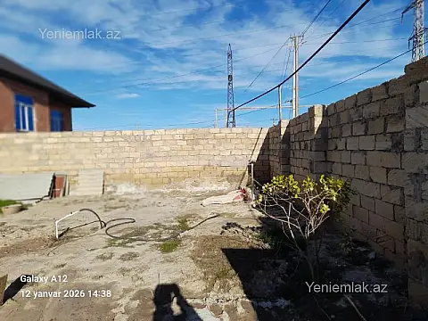 Satılır 4 otaqlı həyət evi 100 m²