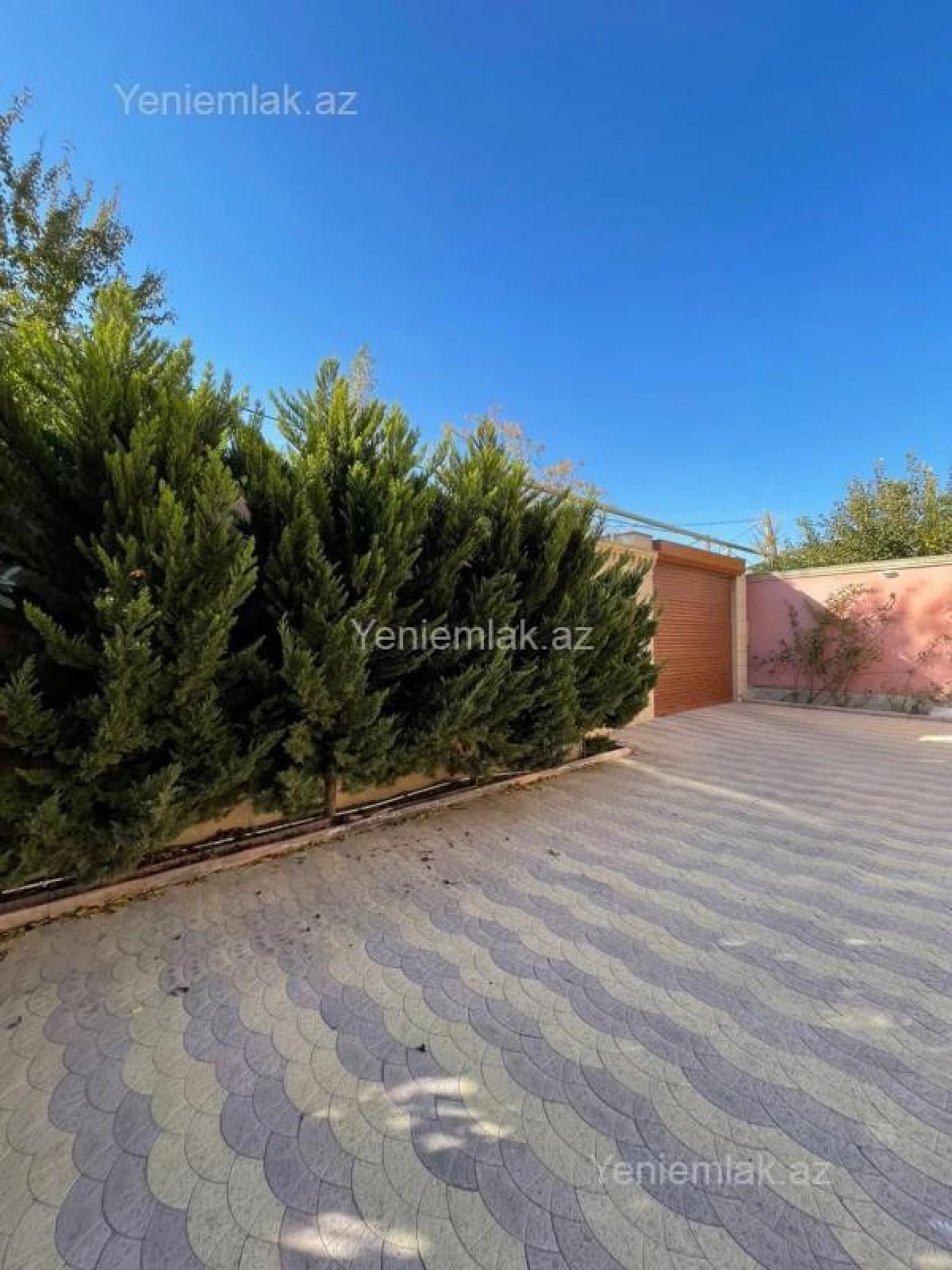 Satılır 8 otaqlı həyət evi 280 m²