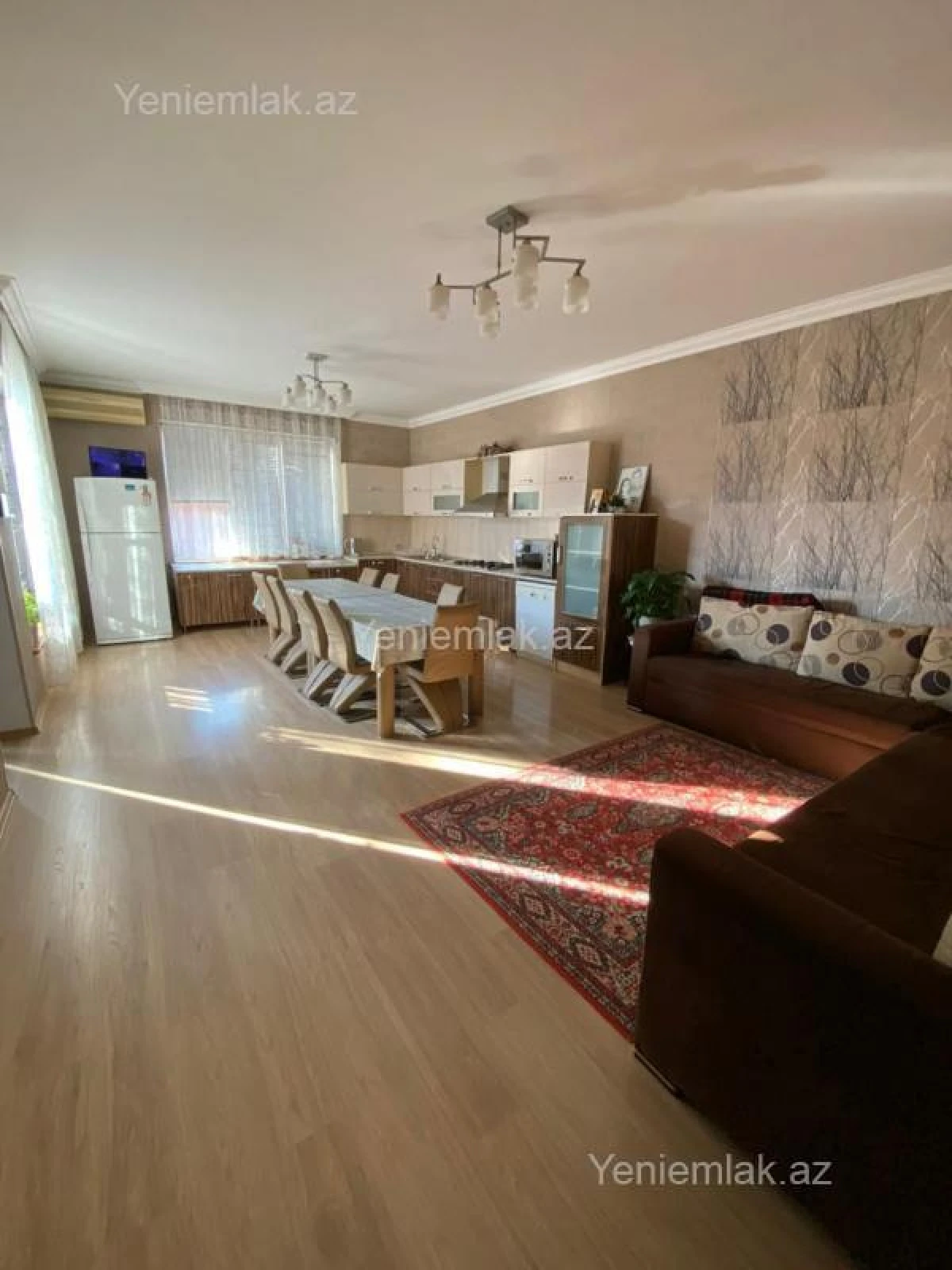 Satılır 8 otaqlı həyət evi 280 m²