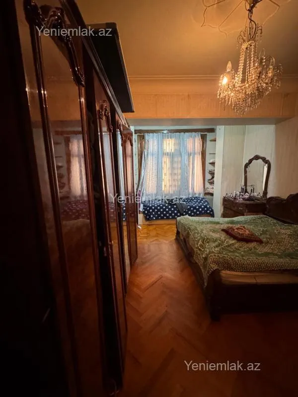 Satılır 3 otaqlı köhnə tikili 70 m²