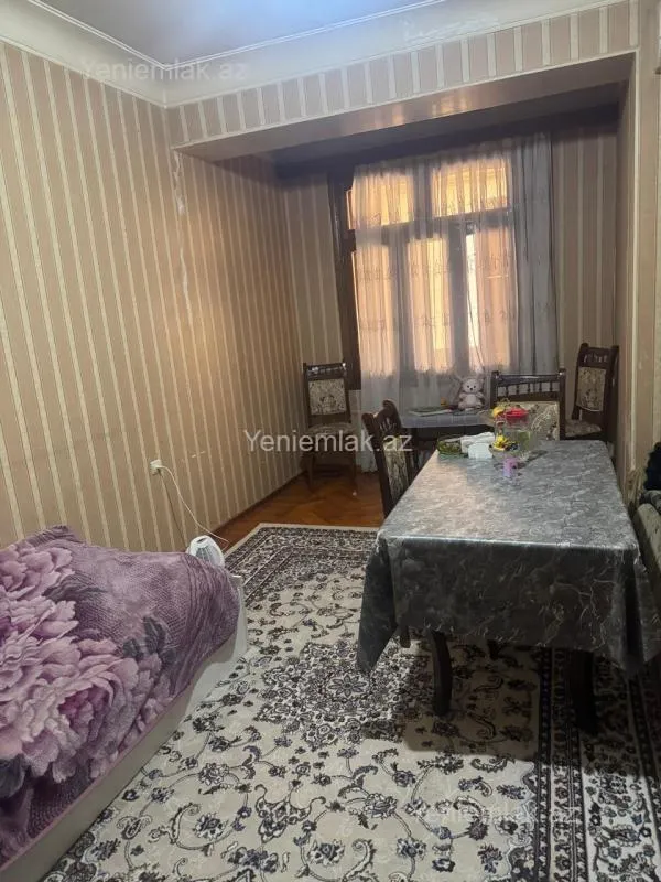 Satılır 3 otaqlı köhnə tikili 70 m²