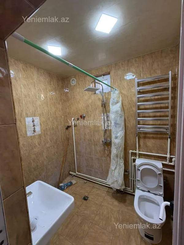 Satılır 3 otaqlı köhnə tikili 90 m²