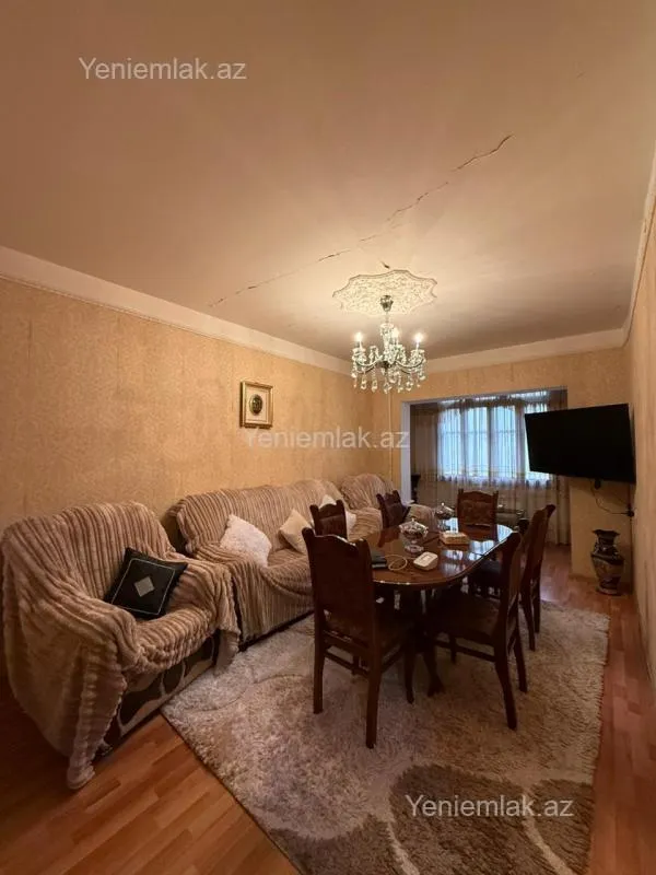 Satılır 5 otaqlı köhnə tikili 120 m²