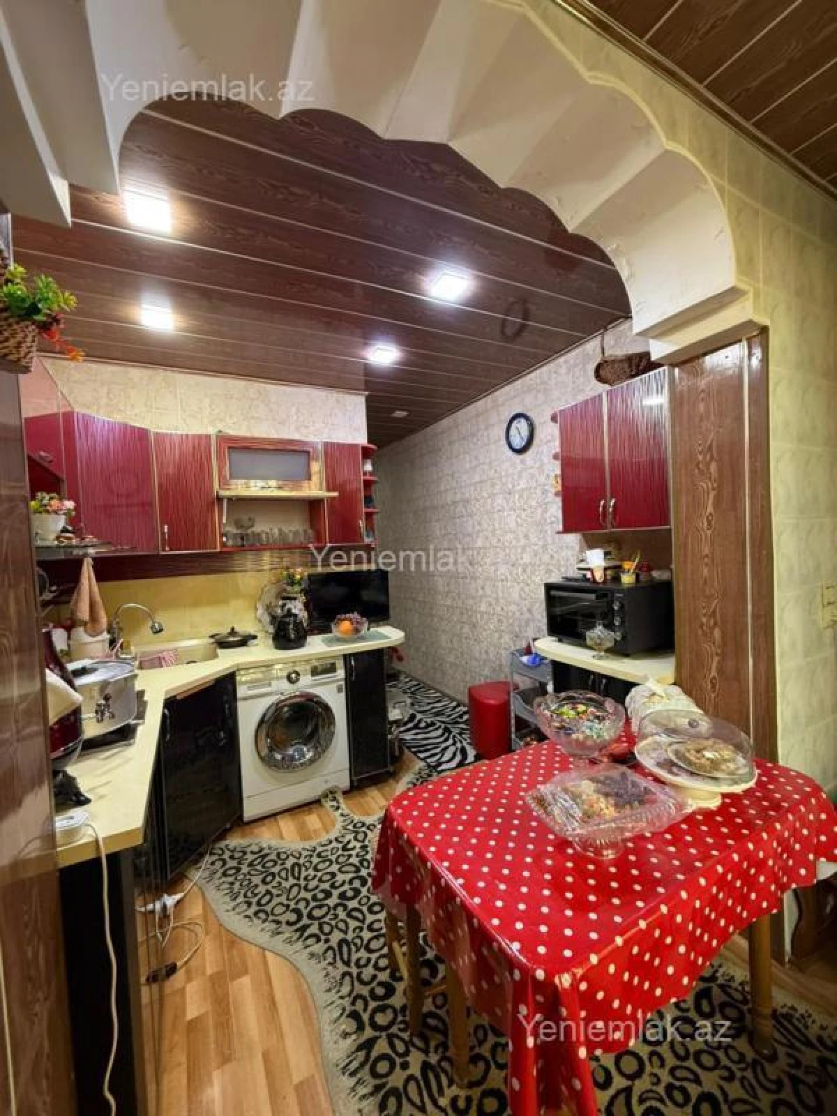 Satılır 5 otaqlı köhnə tikili 120 m²