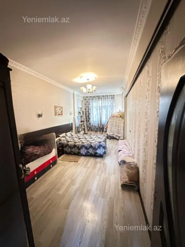 Satılır 3 otaqlı yeni tikili 130 m²