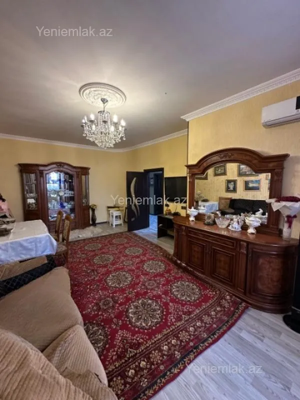 Satılır 3 otaqlı yeni tikili 130 m²