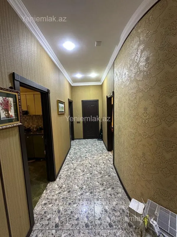 Satılır 3 otaqlı yeni tikili 130 m²