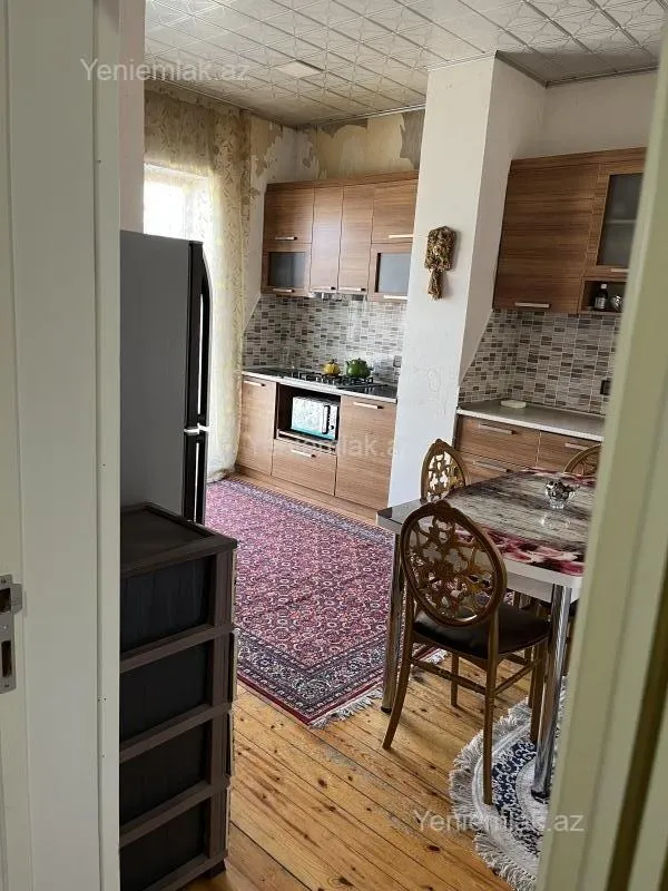 Satılır 4 otaqlı həyət evi 140 m²