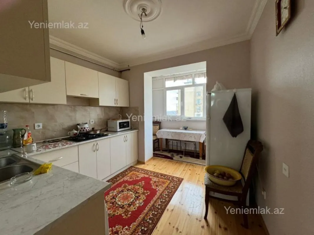 Satılır 5 otaqlı köhnə tikili 120 m²