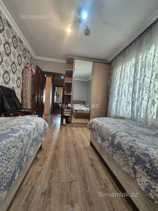 Satılır 3 otaqlı köhnə tikili 90 m²