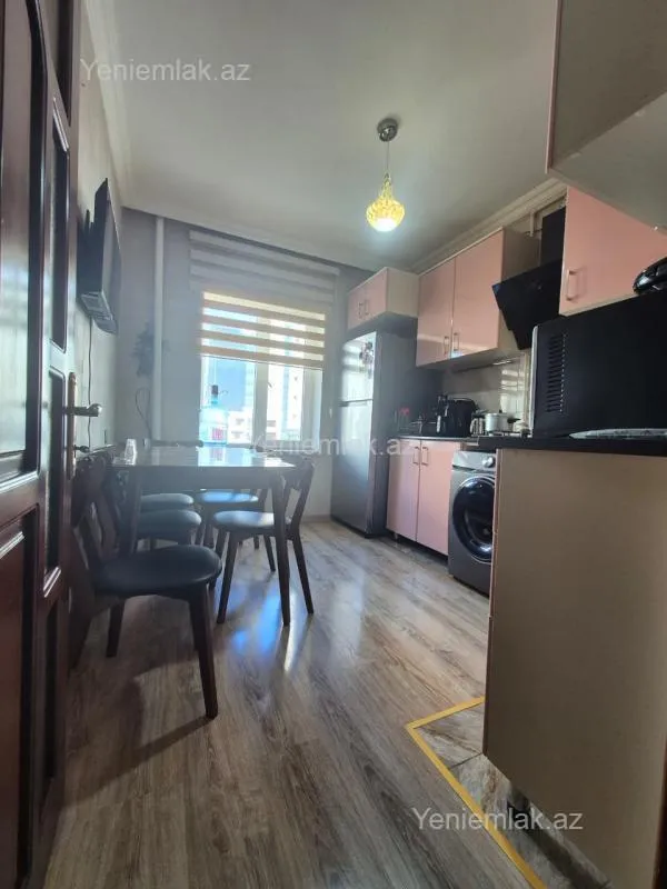 Satılır 3 otaqlı köhnə tikili 90 m²