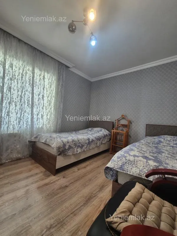 Satılır 3 otaqlı köhnə tikili 90 m²