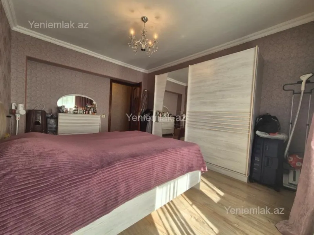 Satılır 3 otaqlı köhnə tikili 90 m²