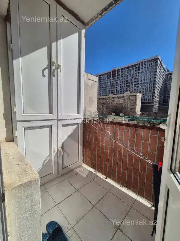 Satılır 3 otaqlı köhnə tikili 90 m²