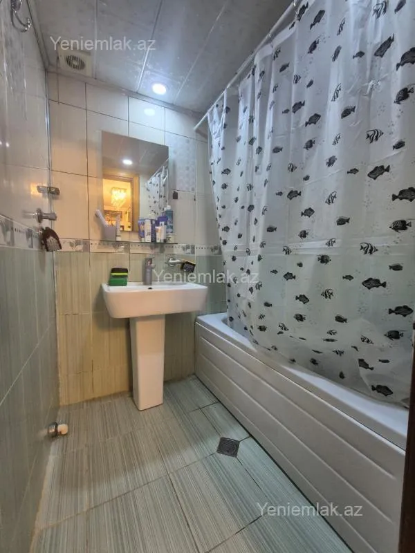 Satılır 3 otaqlı köhnə tikili 90 m²