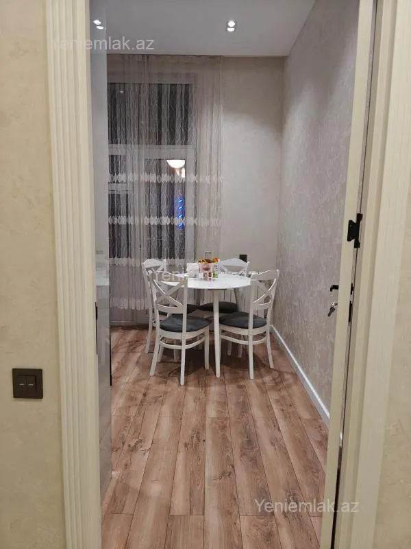 Satılır 3 otaqlı köhnə tikili 86 m²