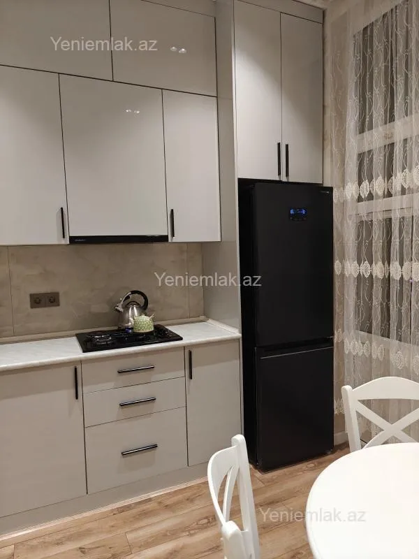 Satılır 3 otaqlı köhnə tikili 86 m²