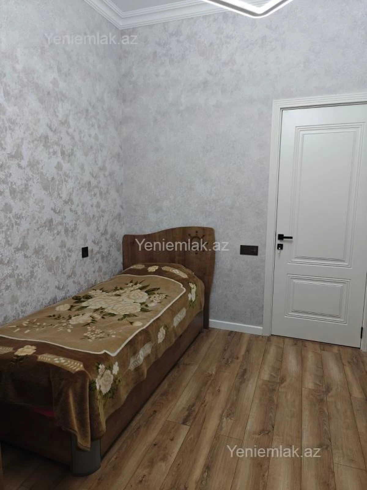 Satılır 3 otaqlı köhnə tikili 86 m²
